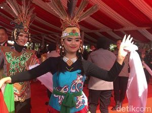 Momen HUT Bhayangkara Kalteng yang Kental Budaya Dayak Momen HUT Bhayangkara Kalteng yang Kental Budaya Dayak
