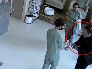 Viral Ibu Jual Cerita Sedih di Bali Resahkan Warga, Begini Modusnya Viral Ibu Jual Cerita Sedih di Bali Resahkan Warga, Begini Modusnya