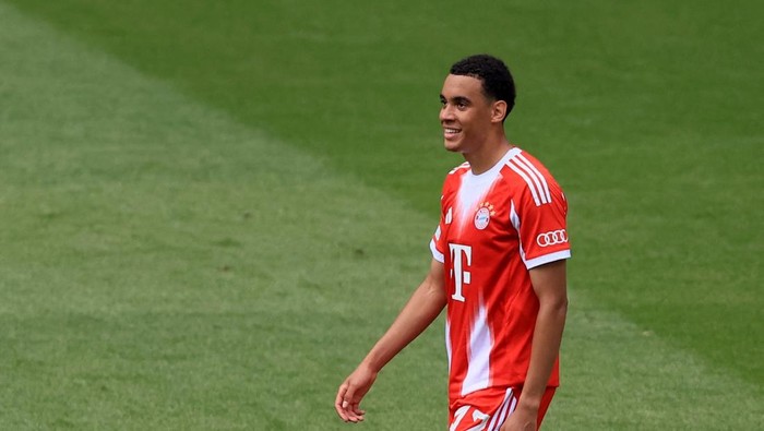 Jamal Musiala Soccer Football - Club World Cup - Group C - Bayern Munich v Auckland City - TQL Stadium, Cincinnati, Ohio, U.S. - June 15, 2025 Bayern Munichs Jamal Musiala celebrates scoring their eighth goal from the penalty spot IMAGN IMAGES via Reuters/Katie Stratman