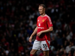 Pensiun Main, Jonny Evans Kini Lanjut Kerja di MU
