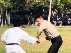 Video: Acara HUT Bhayangkara di Bali, Kapolda Unjuk Gigi Kemampuan Kempo