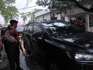 KPK Geledah Kantor Dinas PUPR Sumut Terkait Kasus Korupsi Jalan KPK Geledah Kantor Dinas PUPR Sumut Terkait Kasus Korupsi Jalan