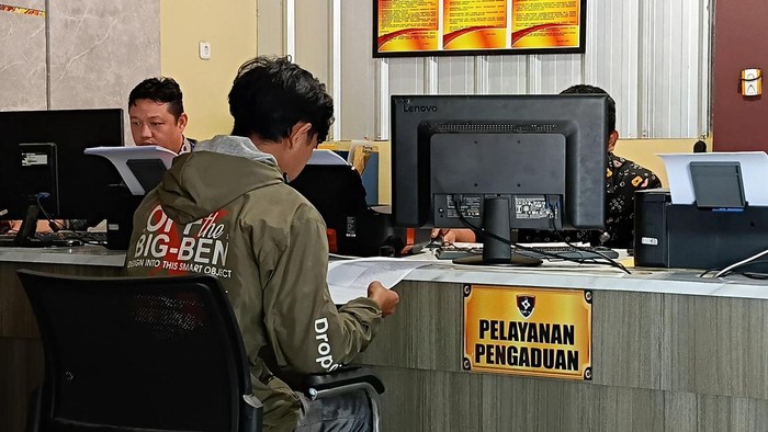 Mahasiswa di Palembang, Sumsel lapor polisi usai 2 motor di kosnya dicuri OTK Mahasiswa di Palembang, Sumsel lapor polisi usai 2 motor di kosnya dicuri OTK