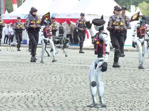 Robot Polisi Mejeng di HUT Bhayangkara, Ini Kecanggihannya Robot Polisi Mejeng di HUT Bhayangkara, Ini Kecanggihannya