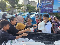 Momen Polda Jateng Gelar Bazar Sembako-Beras Gratis dalam Rangka HUT Bhayangkara