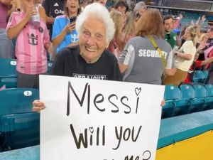 Ini Nenek Viral yang Minta Dinikahi Messi