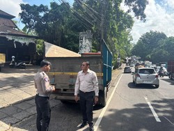 Tabrak Truk, Pemotor Tewas di Jalan Denpasar-Gilimanuk