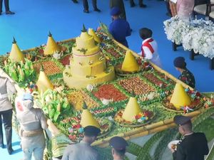 Makna 9 Tumpeng yang Dipotong Prabowo di Hari Bhayangkara Makna 9 Tumpeng yang Dipotong Prabowo di Hari Bhayangkara