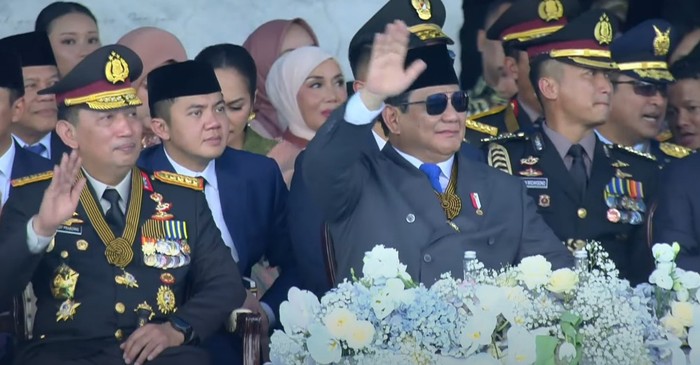 Presiden Prabowo dikala upacara Hari Bhayangkara ke-79 di Monas (dok. YouTube Setpres) Presiden Prabowo dikala upacara Hari Bhayangkara ke-79 di Monas (dok. YouTube Setpres)