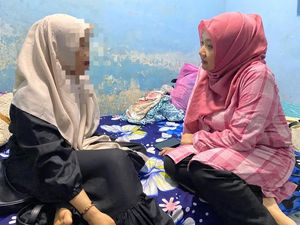 Ibu di Banyuwangi Trauma Berat Lihat Anaknya Tewas Dianiaya Suami Ibu di Banyuwangi Trauma Berat Lihat Anaknya Tewas Dianiaya Suami