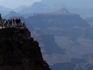 Pasca Dilanda Banjir Bandang, Grand Canyon Tutup Semua Hotel