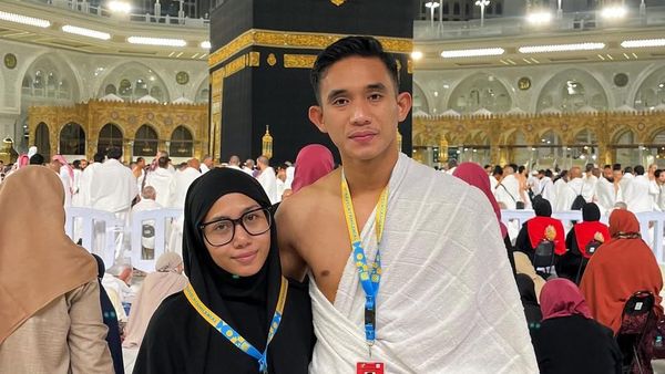 Rizky Ridho Bulan Madu Sambil Umrah Bareng Istri