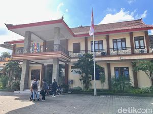 Ratusan Calon Siswa Daftar ke SMAN 1 Giri Banyuwangi Kena Prank SPMB Ratusan Calon Siswa Daftar ke SMAN 1 Giri Banyuwangi Kena Prank SPMB
