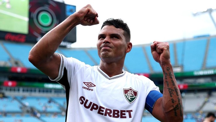 thiago silva,fluminense,inter milan vs fluminense,inter vs fluminense,piala dunia antarklub 2025 CHARLOTTE, NORTH CAROLINA - JUNE 30: Thiago Silva #3 of Fluminense FC celebrates following the FIFA Club World Cup 2025 round of 16 match between FC Internazionale Milano and Fluminense FC at Bank of America Stadium on June 30, 2025 in Charlotte, North Carolina. (Photo by Steph Chambers - FIFA/FIFA via Getty Images)