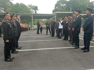 3 Polisi di PALI Dapat Hadiah Umroh dari Bupati di HUT Bhayangkara 3 Polisi di PALI Dapat Hadiah Umroh dari Bupati di HUT Bhayangkara