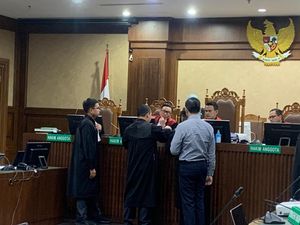 Alasan Tom Lembong Makan Gula Rafinasi di Ruang Sidang: Bete sama Jaksa