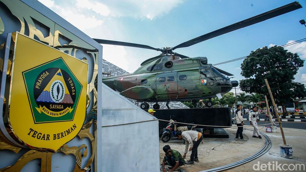 Tugu Helikopter Jadi Ikon Baru di Cibinong Tugu Helikopter Jadi Ikon Baru di Cibinong