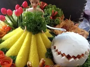 10 Tumpeng Nyeleneh Bentuk Hello Kitty hingga Barbie