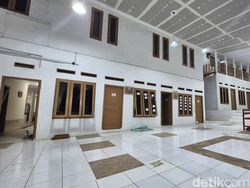 Tersangka Perusakan Rumah Saat Retret di Sukabumi Jadi 8 Orang Tersangka Perusakan Rumah Saat Retret di Sukabumi Jadi 8 Orang