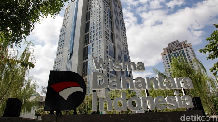 Wisma Danantara Indonesia Badan investasi Danantara menempati kantor gres yang berlokasi di bekas Plaza Mandiri, Jalan Gatot Subroto, Jakarta.