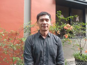 Pengalaman Tegang Adi Nugroho Saat Penerbangan Terganggu Konflik Iran-Israel Pengalaman Tegang Adi Nugroho Saat Penerbangan Terganggu Konflik Iran-Israel