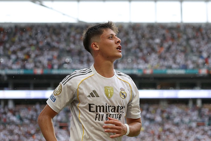 MIAMI GARDENS, FLORIDA - JULY 01: Arda Gueler #15 of Real Madrid C.F. looks on during the FIFA Club World Cup 2025 round of 16 match between Real Madrid CF and Juventus FC at Hard Rock Stadium on July 01, 2025 in Miami Gardens, Florida. (Photo by Michael Regan - FIFA/FIFA via Getty Images)