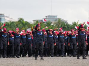 Bukti Nyata Kolaborasi dengan Masyarakat, Buruh Meriahkan HUT Bhayangkara Ke-79 Bukti Nyata Kolaborasi dengan Masyarakat, Buruh Meriahkan HUT Bhayangkara Ke-79