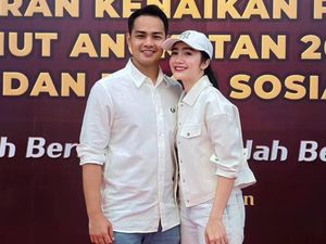 Febby Rastanty Happy Suami Naik Pangkat dan Terjun Payung di HUT Bhayangkara Febby Rastanty Happy Suami Naik Pangkat dan Terjun Payung di HUT Bhayangkara