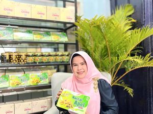 Nastar Apel Buka Rezeki Rabiatun hingga Kantongi Omzet Ratusan Juta Nastar Apel Buka Rezeki Rabiatun hingga Kantongi Omzet Ratusan Juta