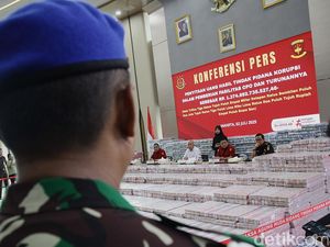 Alasan Kejagung Tampilkan Uang Triliunan Sitaan Kasus Korupsi Minyak Goreng Alasan Kejagung Tampilkan Uang Triliunan Sitaan Kasus Korupsi Minyak Goreng
