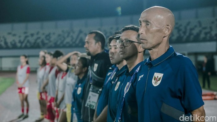 Timnas putri Indonesia takluk di tangan Pakistan dalam lanjutan Kualifikasi Piala Asia Putri 2026 yang berlangsung di Stadion Sport Center Kelapa Dua, Tangerang, Rabu (2/7/2025). Garuda Pertiwi kalah dengan skor 0-2.