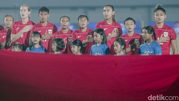 Kualifikasi Piala Asia Putri 2026: Indonesia Vs Pakistan Timnas putri Indonesia takluk di tangan Pakistan dalam lanjutan Kualifikasi Piala Asia Putri 2026 yang berjalan di Stadion Sport Center Kelapa Dua, Tangerang, Rabu (2/7/2025). Garuda Pertiwi kalah dengan skor 0-2.