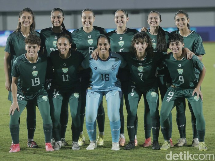 Timnas putri Indonesia takluk di tangan Pakistan dalam lanjutan Kualifikasi Piala Asia Putri 2026 yang berlangsung di Stadion Sport Center Kelapa Dua, Tangerang, Rabu (2/7/2025). Garuda Pertiwi kalah dengan skor 0-2.