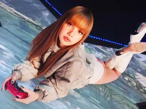 Gaya Lisa BLACKPINK Jadi Model Iklan PlayStation, Tampil Edgy dengan Wig Bob Gaya Lisa BLACKPINK Jadi Model Iklan PlayStation, Tampil Edgy dengan Wig Bob