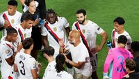 Manchester City menempati urutan lima dengan pemasukan 42,51 juta Euro. Meski terdepak di babak 16 besar, mereka mendapat bonus berpartisipasi yang besar di awal sehingga bisa ada di posisi ini. Foto: REUTERS/Hannah McKay
