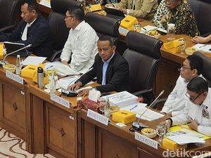 Bahlil Usulkan Harga Minyak US$ 80/Barel, Lifting Minyak 610 Ribu BPH di 2026 Bahlil Usulkan Harga Minyak US$ 80/Barel, Lifting Minyak 610 Ribu BPH di 2026