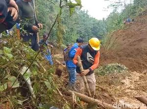 Pencarian 2 Petani Tertimbun Longsor di Tasikmalaya Dihentikan Pencarian 2 Petani Tertimbun Longsor di Tasikmalaya Dihentikan