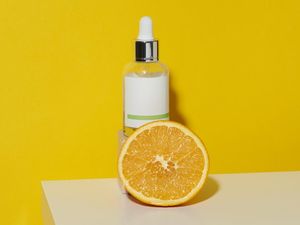 Niacinamide dan Vitamin C Boleh Digabung? Ini Aturannya Agar Wajah Cerah Niacinamide dan Vitamin C Boleh Digabung? Ini Aturannya Agar Wajah Cerah