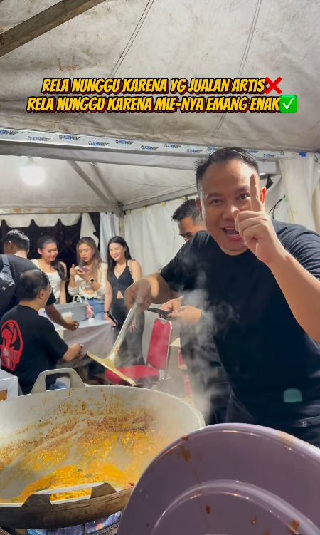 Pengakuan tenant Mie Bangladesh di spot UMKM PRJ sepi pengunjung.