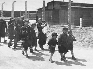 Foto Jadul Punya Kisah Mengerikan, Berani Lihat Semua?