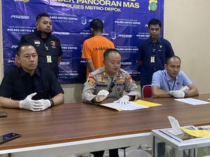 Kepergok Warga, Maling Uang Kotak Amal di Masjid Depok Ditangkap Kepergok Warga, Maling Uang Kotak Amal di Masjid Depok Ditangkap