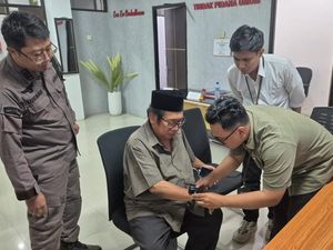 Suhaili Diserahkan ke Jaksa dalam Kasus Penipuan Rp 1,5 M, tapi Tak Ditahan Suhaili Diserahkan ke Jaksa dalam Kasus Penipuan Rp 1,5 M, tapi Tak Ditahan
