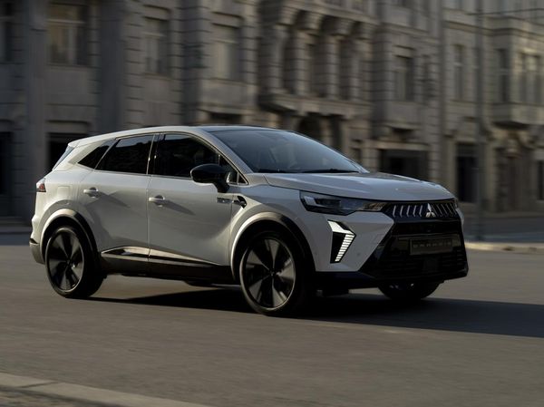 Wujud Terbaru Mitsubishi Grandis: Dulu MPV, Kini SUV Bermesin Hybrid