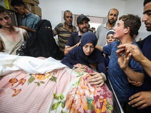 Putri Direktur RS Indonesia Gaza Sebut Rudal Israel Targetkan Kamar Ayahnya