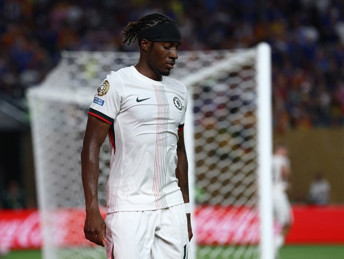 Noni Madueke Soccer Football - FIFA Club World Cup - Group D - Esperance de Tunis v Chelsea - Lincoln Financial Field, Philadelphia, Pennsylvania, U.S. - June 24, 2025 Chelsea's Noni Madueke reacts REUTERS/Lee Smith