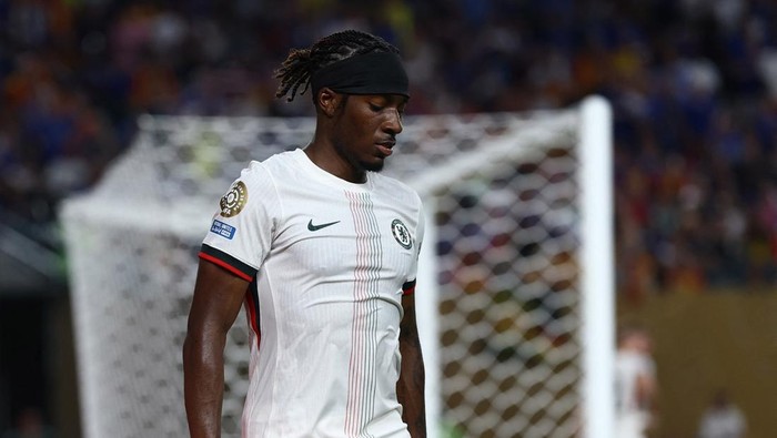 Noni Madueke Soccer Football - FIFA Club World Cup - Group D - Esperance de Tunis v Chelsea - Lincoln Financial Field, Philadelphia, Pennsylvania, U.S. - June 24, 2025 Chelseas Noni Madueke reacts REUTERS/Lee Smith
