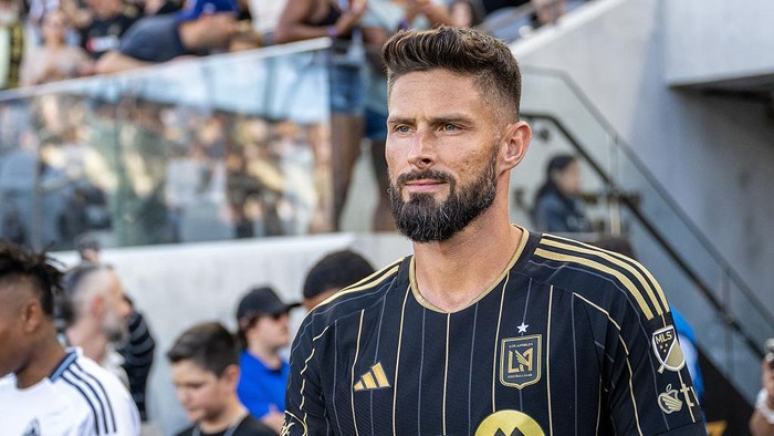 Olivier Giroud LOS ANGELES, CA - JUNE 29: Olivier Giroud #9 of Los Angeles FC prior to the match against Vancouver Whitecaps at BMO Stadium on June 29, 2025 in Los Angeles, California. Vancouver Whitecaps won the match 1-0 (Photo by Shaun Clark/Getty Images)