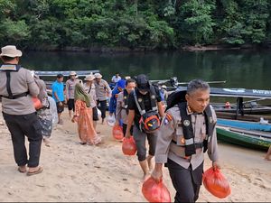 Video: Polda Riau Luncurkan Program Jalur, Sentuh Warga Pesisir Sungai