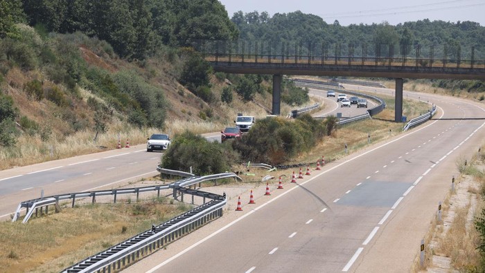 Potret Lokasi Kecelakaan Maut Diogo Jota View of the site of the car accident where Liverpool's Portuguese soccer player Diogo Jota died in a car crash, near Zamora, in northwestern Spain, July 3, 2025. REUTERS/Rita Franca