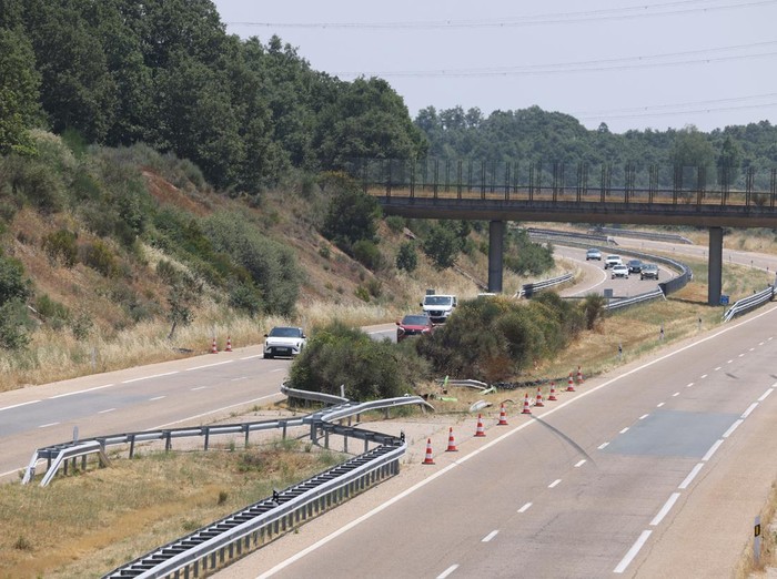 View of the site of the car accident where Liverpool's Portuguese soccer player Diogo Jota died in a car crash, near Zamora, in northwestern Spain, July 3, 2025. REUTERS/Rita Franca